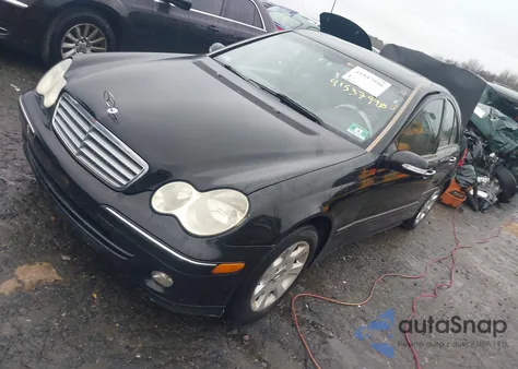 2005 Mercedes-Benz C 240 Luxury 4Matic from USA, damaged, VIN WDBRF81J25F610335